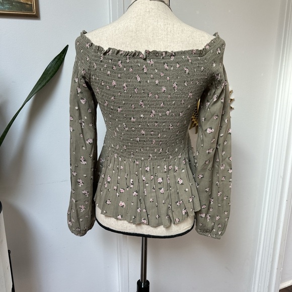 Japna Off Shoulder Smocked Floral Peplum Blouse Top Olive Pink Size M - Picture 3 of 10